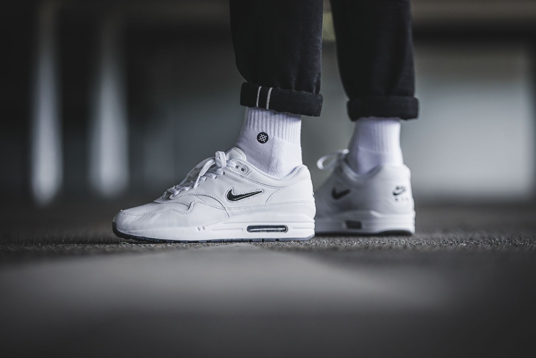 Nike air max 1 premium cheap sc crown jewel black white